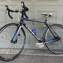 (Size M) Trek 2.1 Alpha Road Bike 