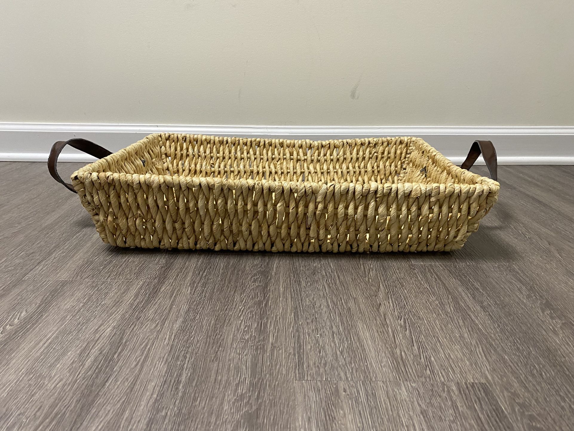 Wicker Basket 21x15 In, Great Condition $10