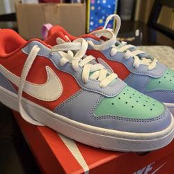 Nike Court Borough Lows
Size 6Y