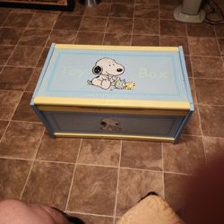 SNOOPY TOY BOX