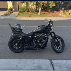 2017 Harley Davidson Sportster Iron 883