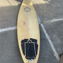 Haut Surfboard 6’8”