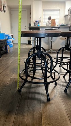 Bar stool