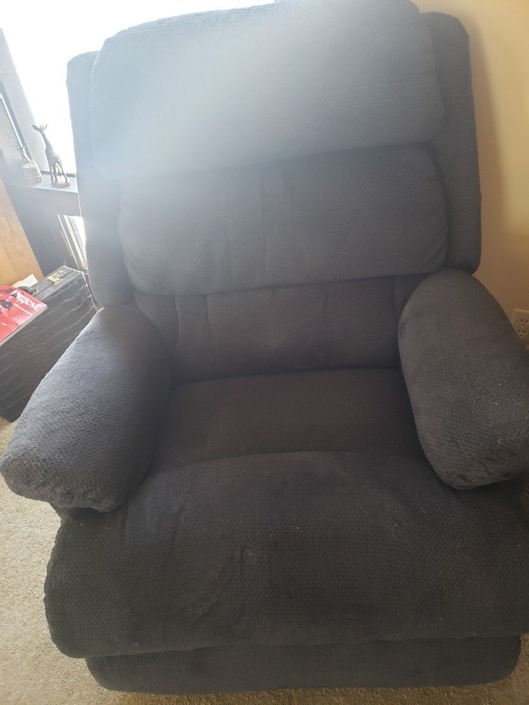 Lazy Boy! Great Condition, Blue