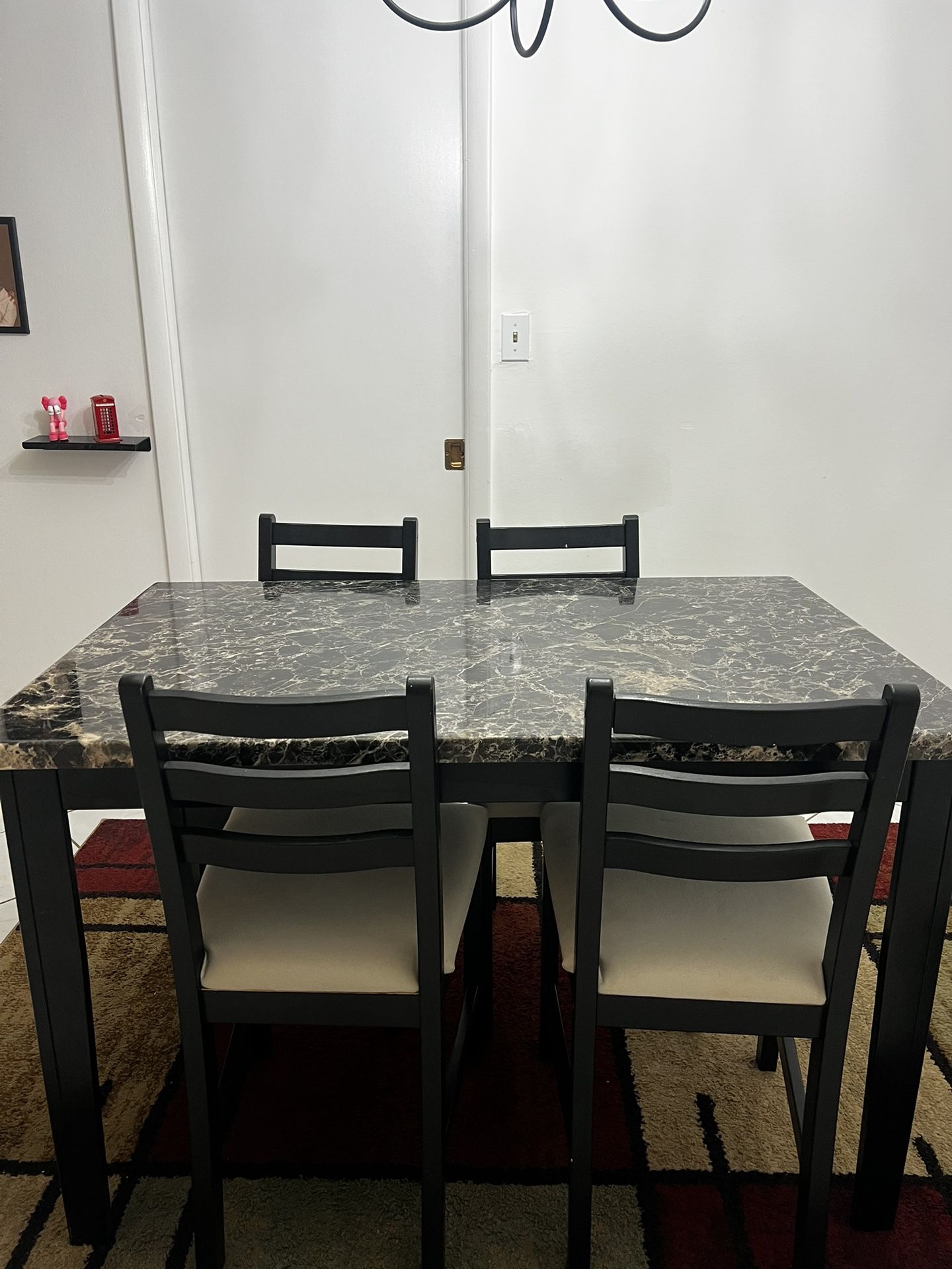 Dining Room Table With Chairs 