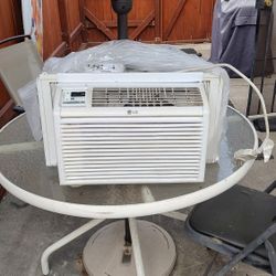 LG Window Air Conditioner 