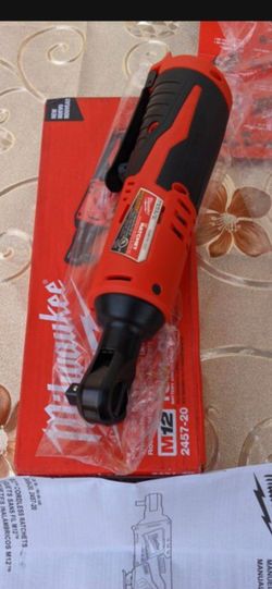 Milwaukee
M12 12V Lithium-Ion Cordless 3/8 in. Ratchet (Tool-Only)