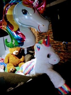 Huge Unicorn With Hige Balloon