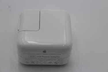 lot of 17 Apple 12W Power Adapter Model A1401 