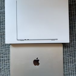 MacBook Air 13.6 Inch New With Apple Care Two Years