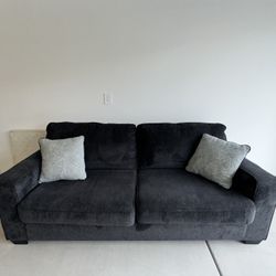 Couch For Sale!! MUST PICKUP ONLY 