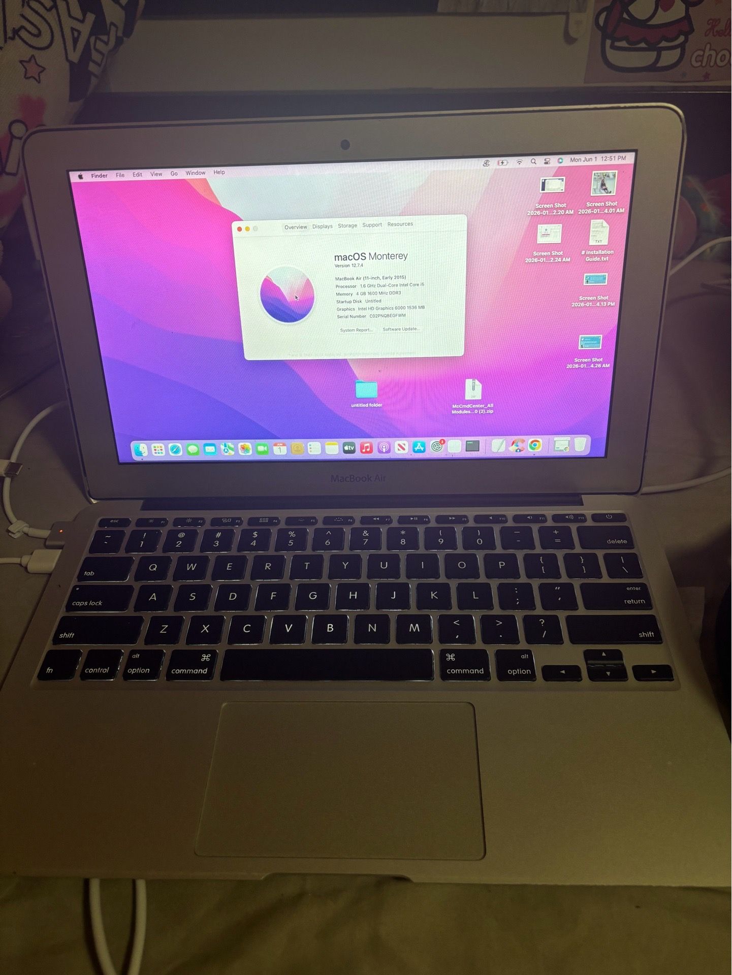 "11 Macbook Air (Great Condition)