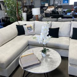 Cozy White Sectional $2099🥰😍