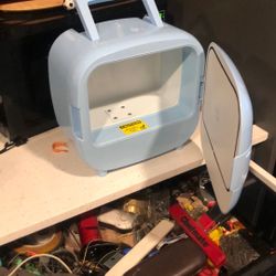 New Mini Fridge Holds A Six Pak Of Cans $20 I Have Plug Works Fine