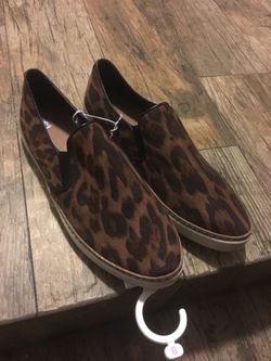 New day women leopard flat shoes size 9