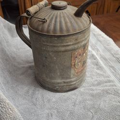 Antique globe one gallon kerosene can. 1920
