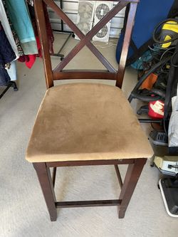 Set Of 2 tall Chairs