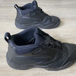 Jordan Jumpman Quick 23 Triple Black for Sale in Carpinteria CA OfferUp