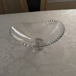 Ribbed Glass Serving Bowl 