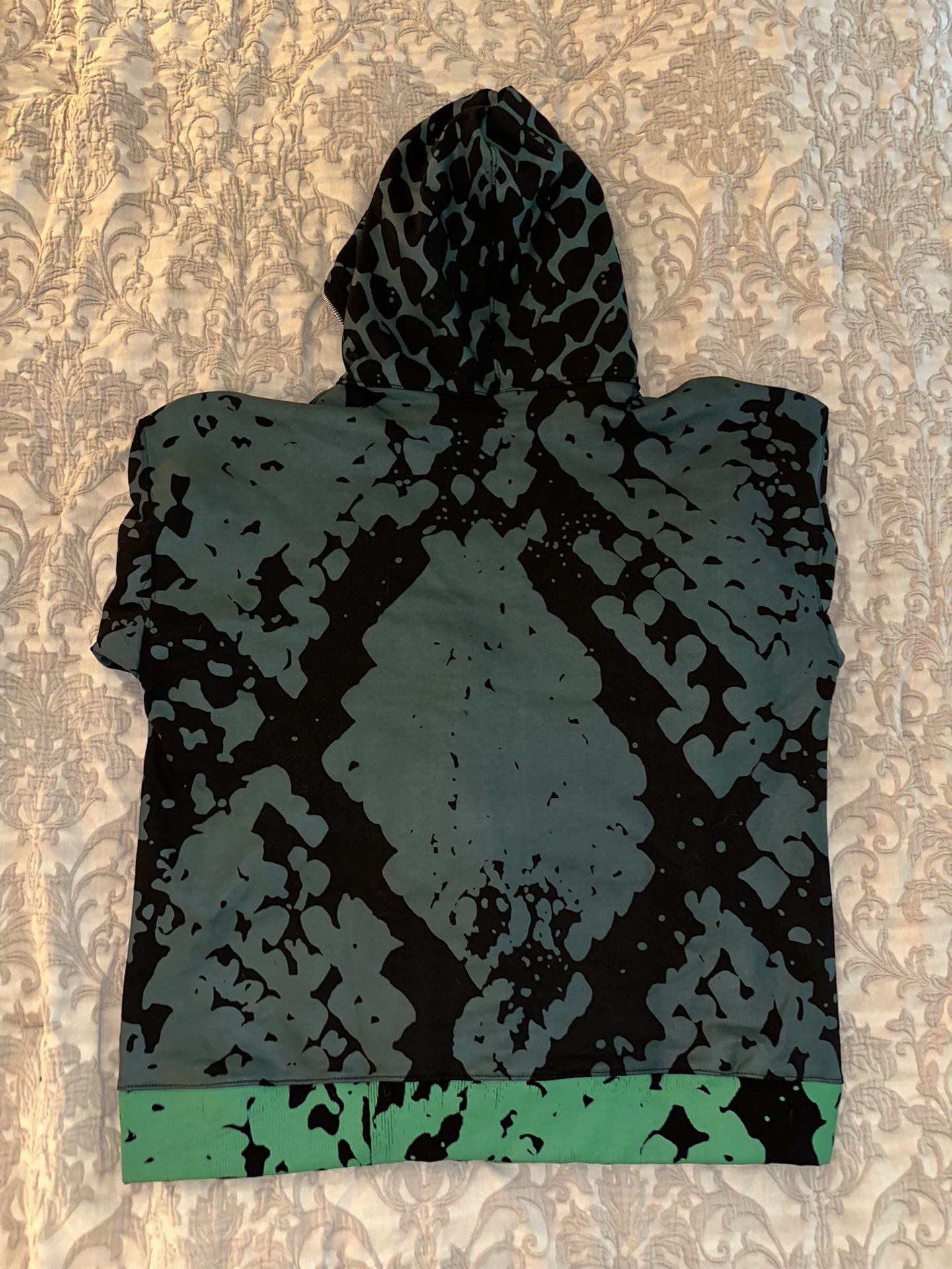 トップス slimesito snake skin hoodie green Slimesito Snakeskin Hoodie- Size XL for Sale in Orlando, FL