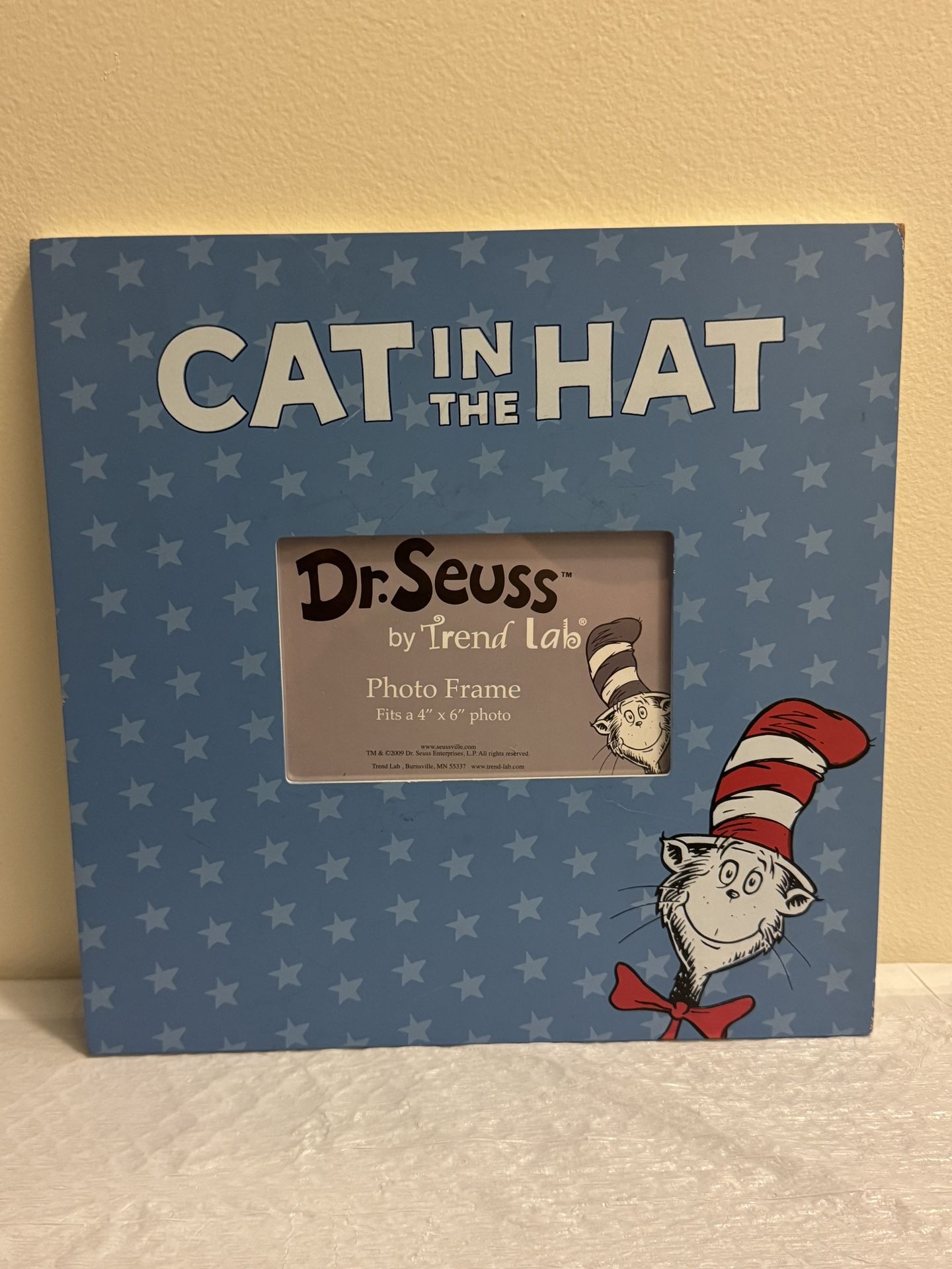 Trend Lab, LLC.~Dr. Seuss "Cat In The Hat" Wall Frame Fits a 4" x 6" Photo NEW!!