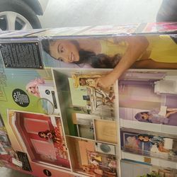 Rainbow High Doll House 