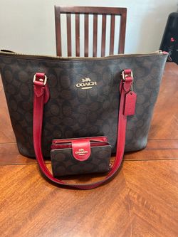 Coach purse and wallet