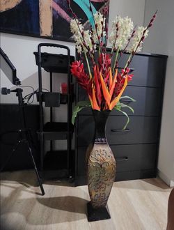 Flower vase