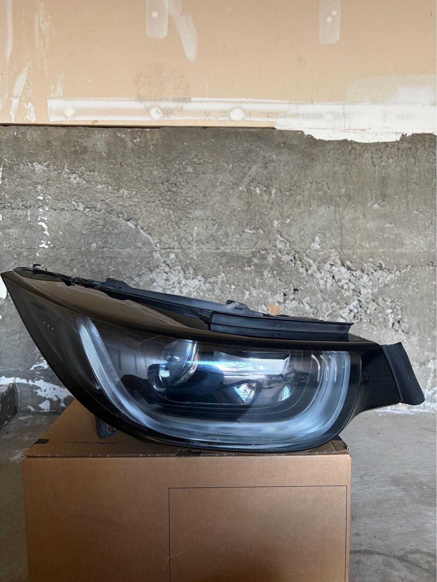 BMW 16-17 i3 headlight LED adaptive right