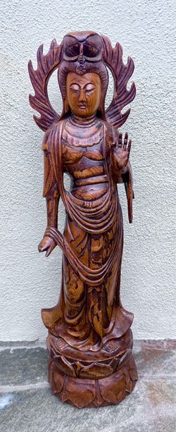 Kuan Yin Buddah Statue