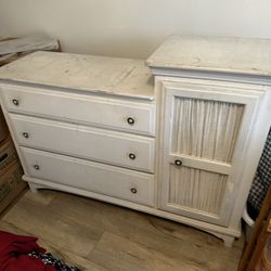 FREE White Solid Wood Dresser-side Cabinet