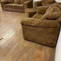 3-Piece Sofa Set *Free Delivery*
