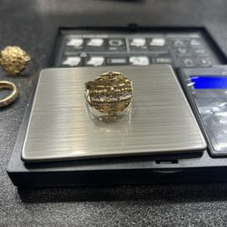 10k Gold Ring 