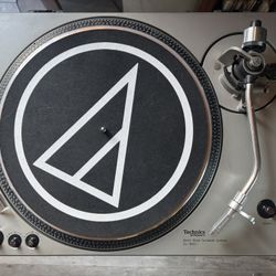 Technics SL-1800 Direct Drive Turntable