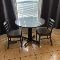 Round Dining Table w/ 2 Chairs – Gray – Solid