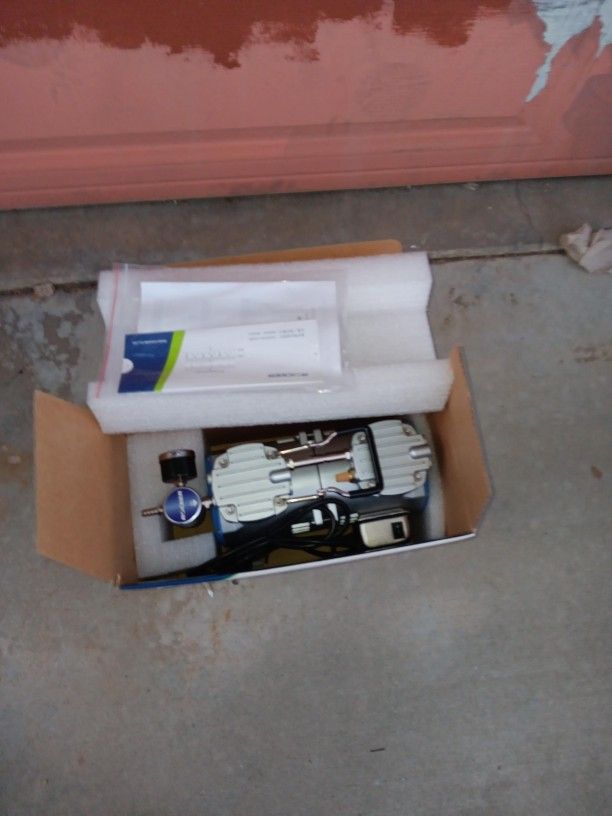 Rocker 811 Oil Free Vacuum Pump