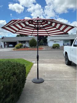 Patio umbrella 9’