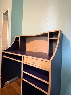 Ikea desk, clean