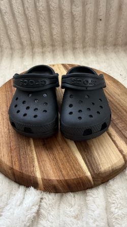 🖤 Crocs Kids Black Size 5C