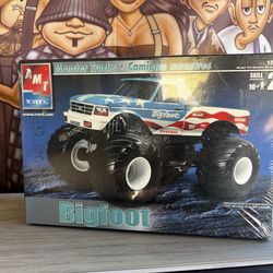 Bigfoot  Model 1:25 Scale Monster Truck  AMT ERTL  new still in plasticwrap