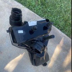 2010 Audi A5 air intake cleaner filter box 