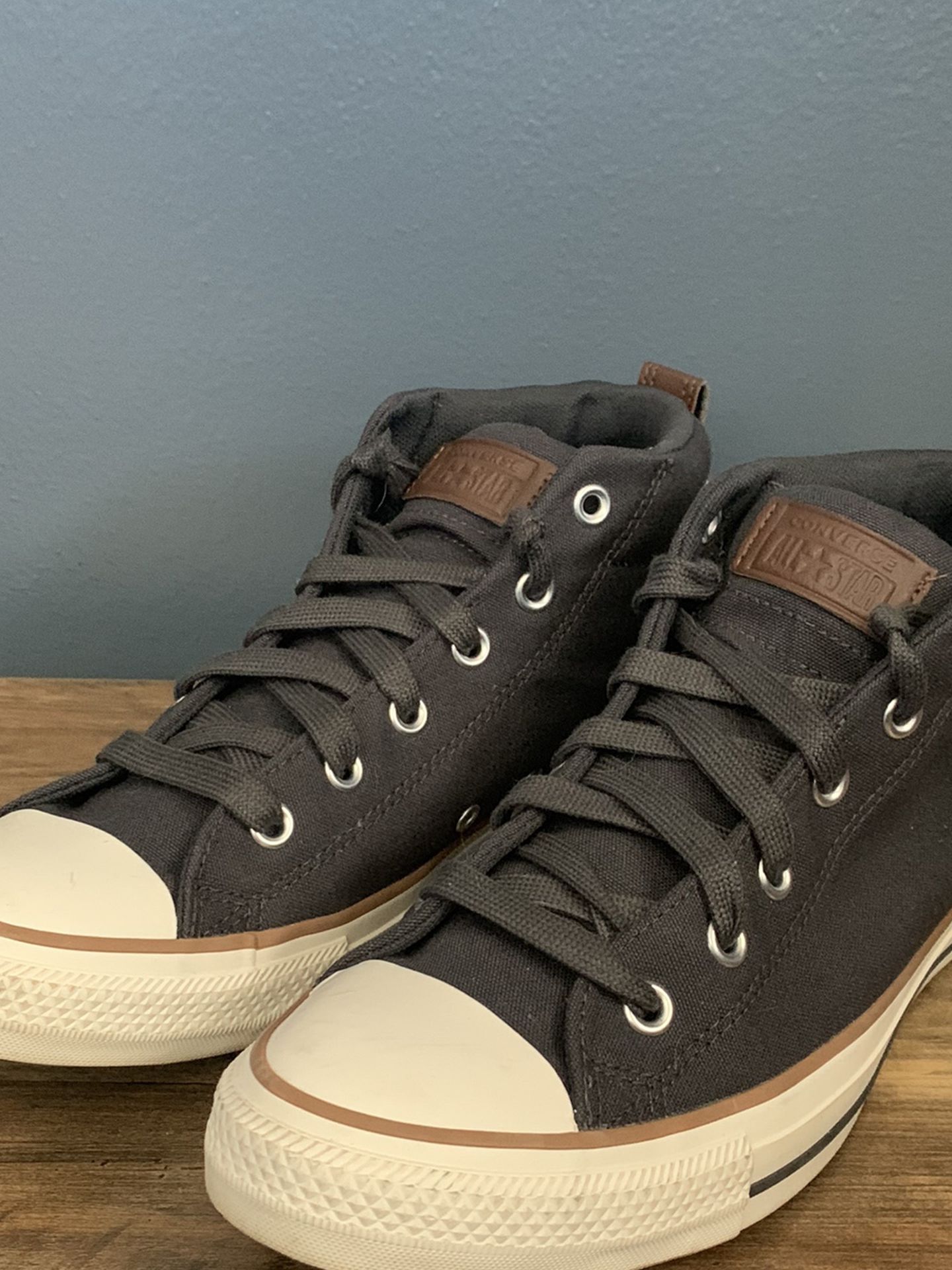 New! Converse Men’s Mid Street Sneakers