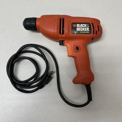 Black & Decker 3/8” Corded Keyless Power Drill