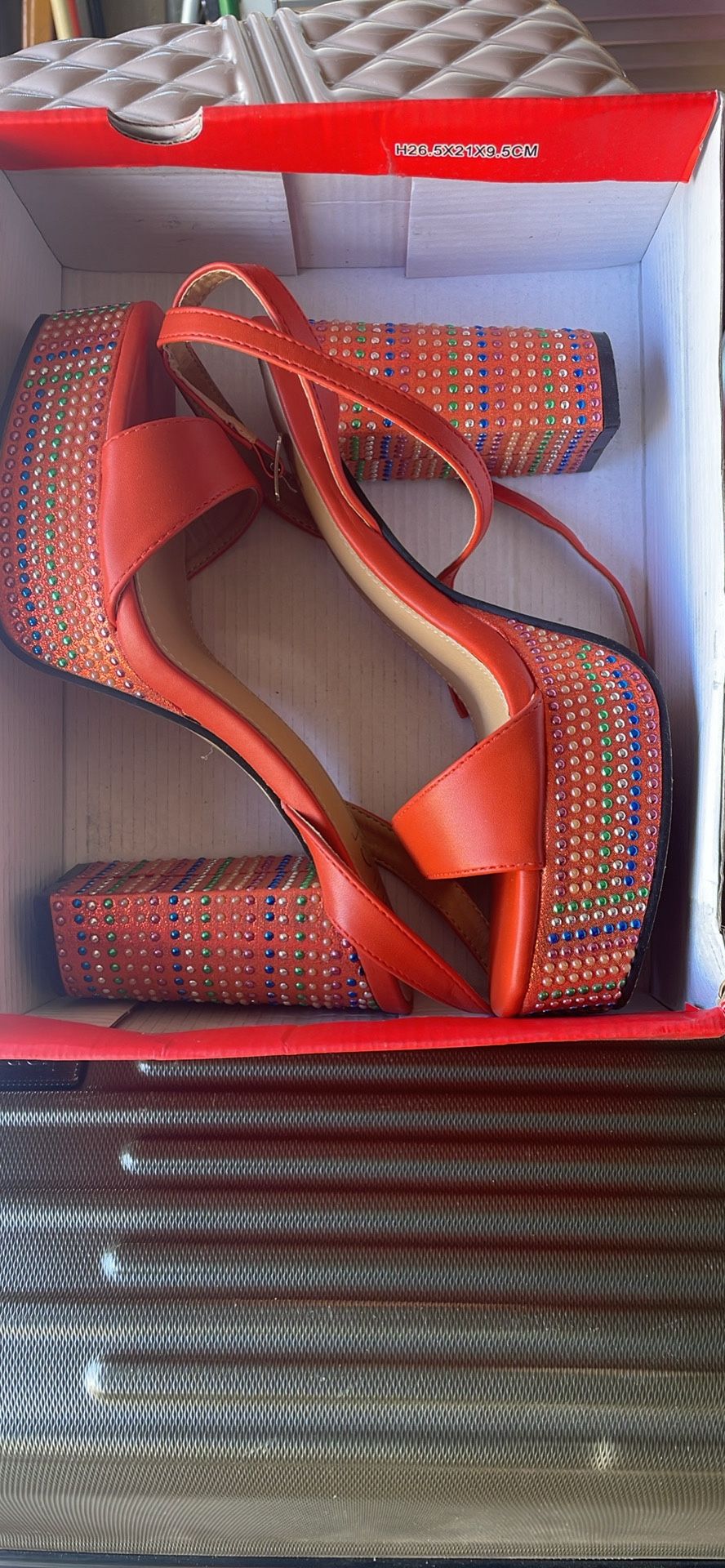 Ladies Shoes, Size 7 White Boots Size 8