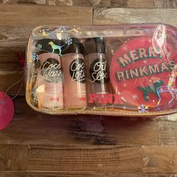 VICTORIA'S SECRET PINK Merry Pinkmas Gift Set
