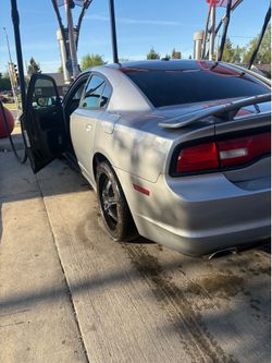 2013 dodge charger SE