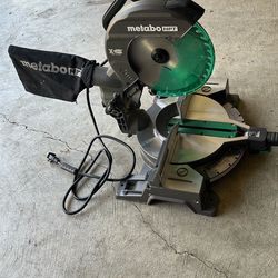 Single Bevel Compound Miter Saw
