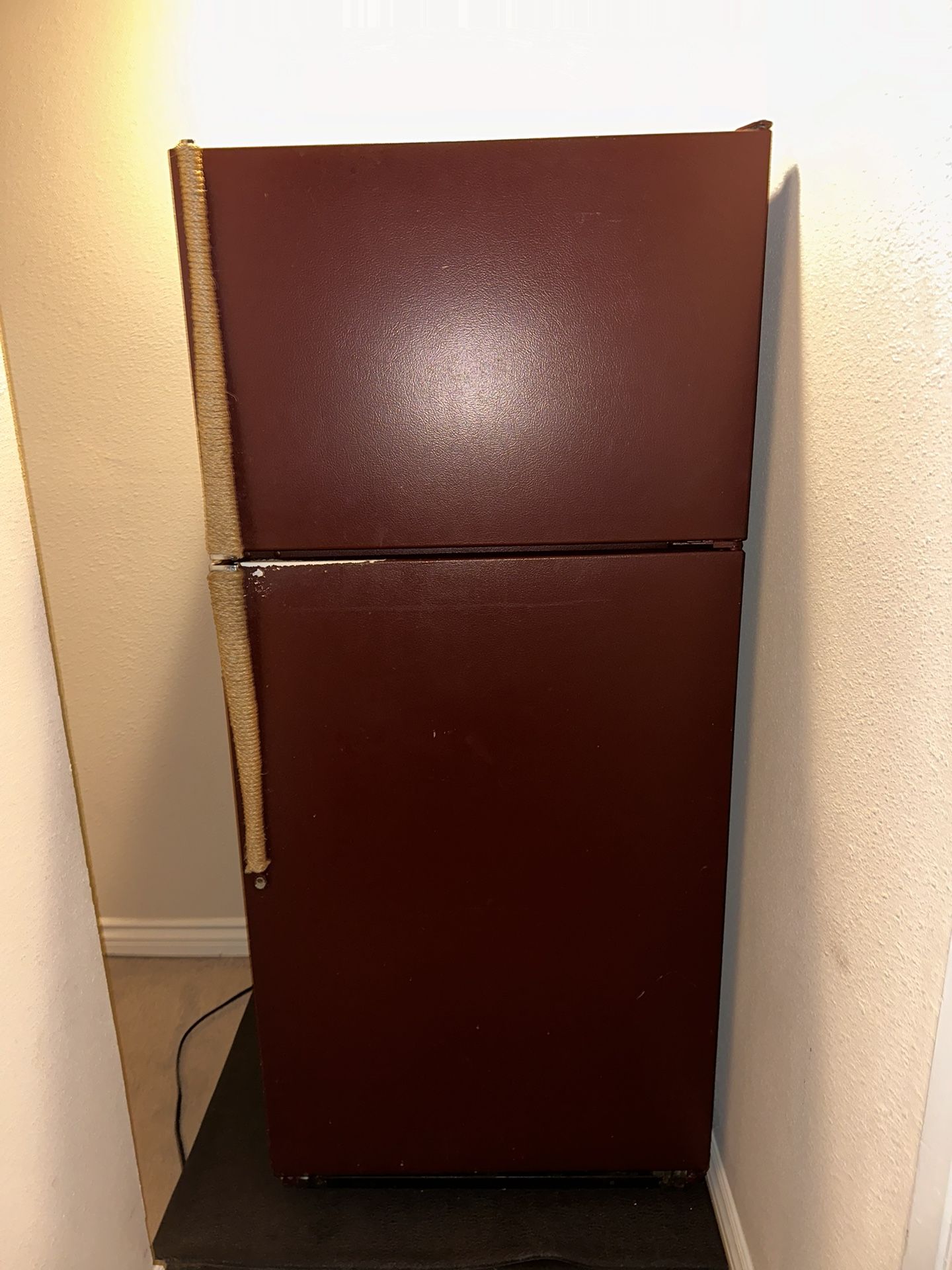Free Fridge Pick Up Only. for Sale in Buena Park, CA OfferUp