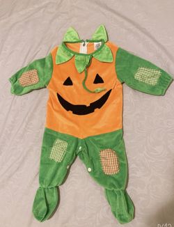Baby Halloween costumes $4