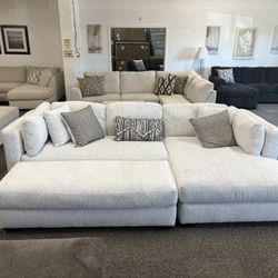 Sectional Couch Ivory Chase